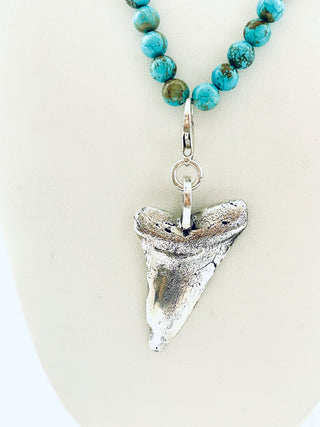 TIDE NECKLACE WITH TURQUOISE BEADS