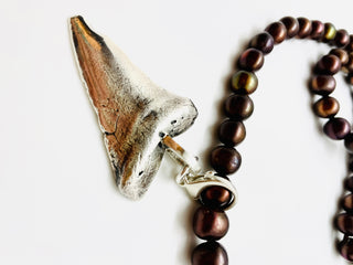 TIDE NECKLACE WITH CHOCOLATE PEARLS