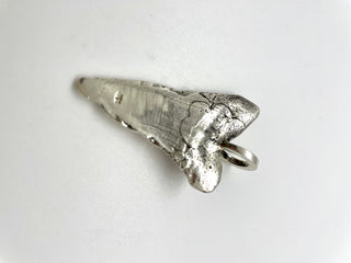 TIDE NECKLACE WITH CRYSOPHRASE BEADS