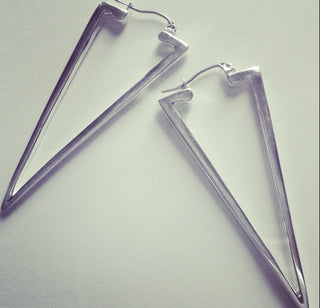 DREA CHEVRON HOOP EARRINGS