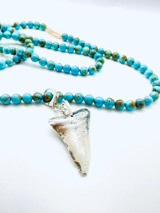 TIDE NECKLACE WITH TURQUOISE BEADS